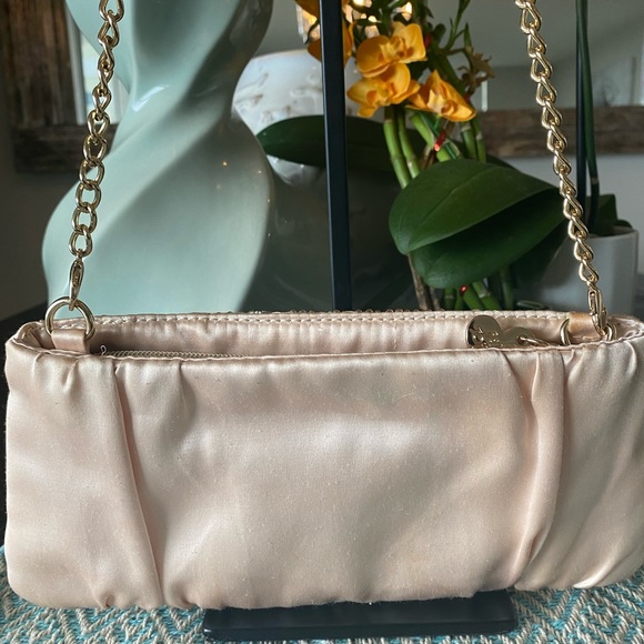 Betsy Johnson Clutch (Pink) w/Gold Hardware & Removable Chain. - Picture 3 of 10